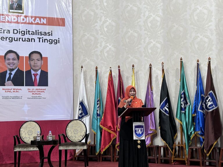 Wakil Ketua Komisi X DPR RI, Hj. Kurniasih Mufidayati saat menjadi keynote speec di kampus Tanri Abeng University, Minggu (17/5). Foto: Azizah Afra